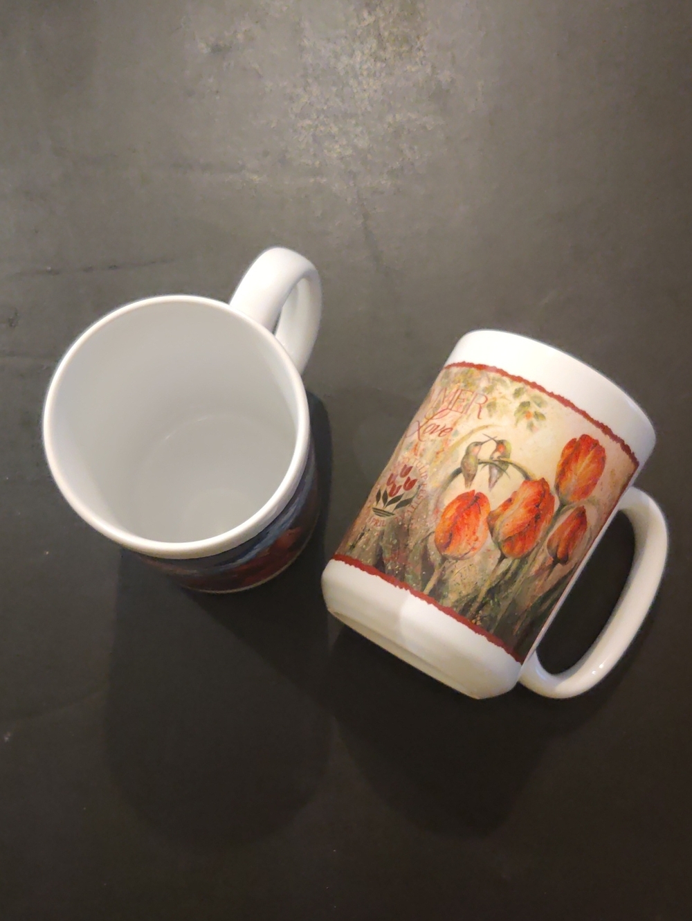 BERGSMA Two Ceramic Coffee/Tea Mugs 'Tulips' Design Flawless Condition
